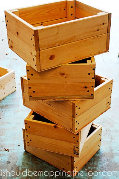 Canape Ideas, Ag Classroom, Wooden Shipping Crates, Diy Muebles Ideas, Crate Ideas, Diy Crate, Crate Diy, Shipping Crates, Into The Wood