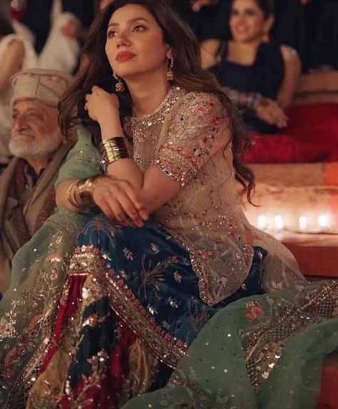 LAAM on Instagram: "Mahira Khan on her Qawali Night looks like a vision to behold 🥰 #LaamLoves" Mahira Khan Wedding, Mahira Khan Dresses, Desi Fits, Sangeet Outfit, Desi Aesthetics, Nikah Dress, Desi Wedding Dresses, Mahira Khan, Pakistani Fancy Dresses