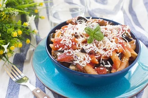 La Pasta alla Norma è una ricetta tipica della cucina tradizionale siciliana ed in particolare catanese. Provatela è una vera bontà! Pasta Norma, Pasta Alla Norma, Ricotta Pasta, Spaghetti Bolognese, Ricotta, Bibimbap, Cooking Time, Quinoa, Acai Bowl