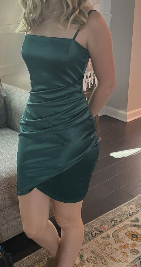 Green dress
Green hoco dress
Green homecoming dress 
Hoco dress
Dress Hoco Dresses For Tan Skin, Freshman High School Homecoming Dresses, Homecoming Ideas Dress, Mid Length Hoco Dresses, Hoco Dresses 2023 Short, Christmas Dance Dress, Homecoming Dress Ideas Freshman, Freshman Hoco Dresses 2023, Graduation Dress High School Short