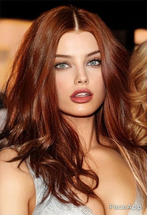 Cowboy Copper Hair: How to Pull off this Hair Trend Cowboy Copper, Medium Long Haircuts, Red Haired Beauty, Ginger Hair Color, Vlasové Trendy, Hair Color Auburn, Hair Trend, Auburn Hair, Copper Hair