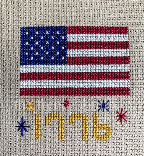 Doodle Stitching, Patriotic Cross Stitch Patterns, July Pictures, C2c Patterns, Flag Cross Stitch, Patriotic Cross, Patriotic Jewelry, Patriotic Quilts, Cross Stitch Christmas Ornaments