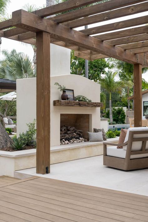 Outdoor Patio Cover, Backyard Vibes, Modern Mexican Home, Exterior Fireplace, Outdoor Fireplace Designs, Modern Outdoor Patio, Fireplace Designs, Outdoor Fireplace Patio, Pool Landscape