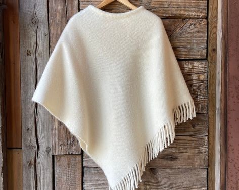 Poncho Crochet Pattern Boho Crochet Pattern Easy Crochet - Etsy Crochet Cape Pattern, Womens Outdoor Fashion, Mens Poncho, Poncho Outfit, Boho Crochet Patterns, White Poncho, Crochet Cape, Cape Pattern, Masculine Fashion