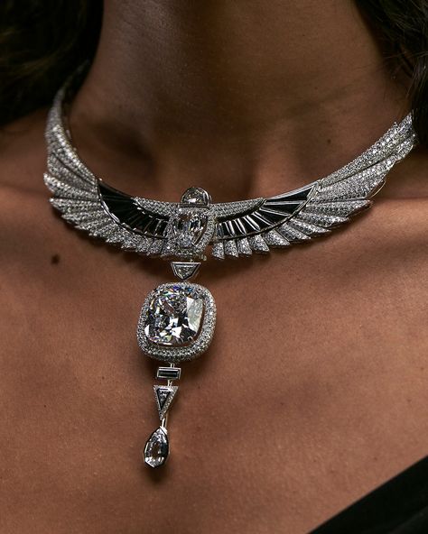 Messika's Latest High Jewelry Creation Began with a 110 Carat Diamond High Jewelry Necklace, Jewellery Design Sketches, Expensive Jewelry Luxury, High Fashion Jewelry, High Jewellery, Dope Jewelry, Jewelry Fashion Trends, Classy Jewelry, Expensive Jewelry