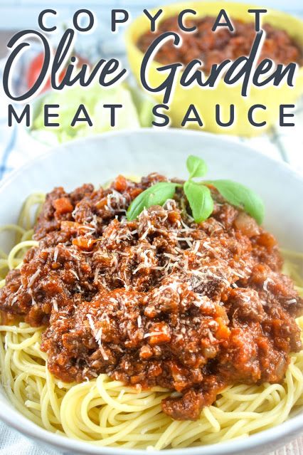 Olive Garden Spaghetti, Meaty Spaghetti Sauce, Mother Sauce, Spaghetti And Meat Sauce, Homemade Spaghetti Sauce Recipe, Copycat Olive Garden, Ragu Sauce, Sauce Spaghetti, Pantry Recipes