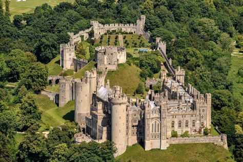 $1.4 Million Worth of Artifacts Have Been Stolen From an English Castle Living In Fear, Arundel Castle, Blenheim Palace, English Castles, Castles In England, Castle Mansion, Aerial Photograph, Mary Queen Of Scots, Home Owners