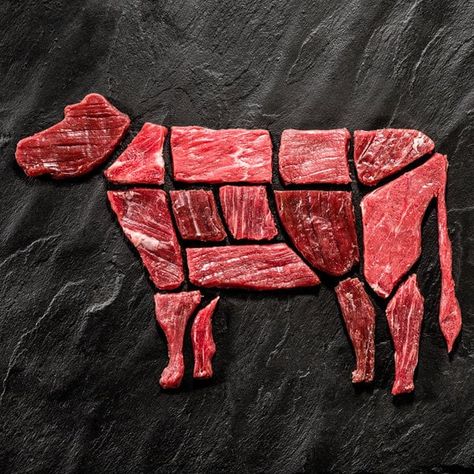 Meat Food Styling, Cheap Steak, Expensive Steak, Carnicerias Ideas, Cow Meat, Meat Art, Meat Store, Daging Babi, Premium Meat