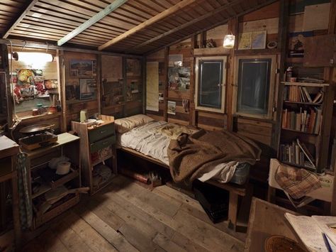 Dark Academia Room, Academia Room, Bg Design, Dipper Pines, Casa Vintage, House Room, Cabins In The Woods, Dream Rooms, Room Aesthetic