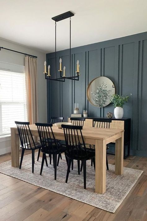 Transitional Dining Room Decor, Batten Walls, Dining Room Accent Wall, Penthouse Living, Black Chairs, Eksterior Modern, Transitional Dining Room, Dining Room Accents, Dining Room Remodel