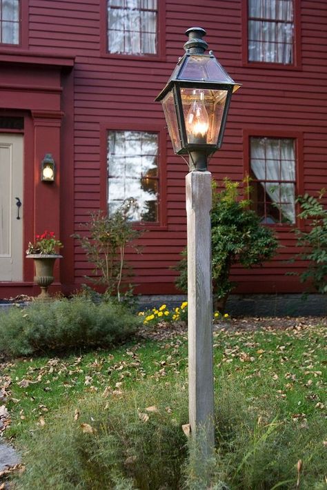 Philadelphia Exterior Post Lantern Colonial Lighting Fixtures, Colonial Light Fixtures, Gate Lights Outdoor, Colonial Front Door, Colonial Lamp, Farmhouse Outdoor Lighting, Colonial Lighting, City Of Philadelphia, Gate Lights