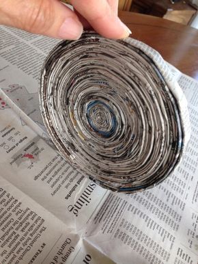 Newspaper Bowl, Recycle Magazines, Old Magazine Crafts, Newspaper Pictures, Recycled Magazine Crafts, Recycled Newspaper, Newspaper Crafts Diy, Recycled Paper Crafts, Recycle Newspaper