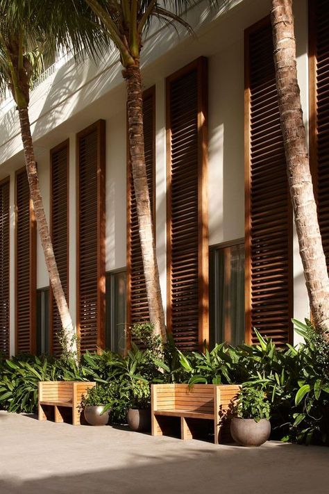 Backyard Resort, Wall Detail, Modern Tropical House, Tropical House Design, Yabu Pushelberg, Resort Architecture, Tropical Backyard, Tropical Architecture, Casa Country