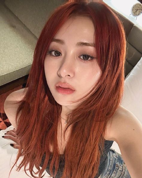 Huh Yunjin | LE SSERAFIM, [Nov 27, 2023 at 8:16 AM] 𖥻🐍📸 || #Instagram — mwah! 🕊 @YUNJIN_LE_SSERAFIMS 🕊 Yunjin Kim, Huh Yunjin, Orange Hair, Ginger Hair, 가을 패션, Korean Makeup, Hair Videos, Instagram Update, Hair Inspo