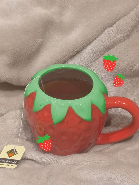 #strawberry #mugaesthetic #tea #chill #coquette #aesthetic #doodles Pinch Pot Designs, Tazas Aesthetic, Aesthetic Doodles, Strawberry Mug, Cerámica Ideas, My Obsession, Perfect Night, Clay Mugs, Pinch Pots