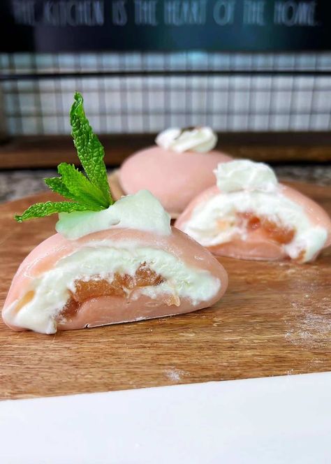 Peach Mochi (Daifuku with peach jam filling) | Asian dessert recipes Melon Mochi, Japanese Peach Dessert, Custard Butter Mochi, Mochi Skin, Peach Mochi, Japanese Peach, Big Peach, Kashiwa Mochi, Asian Dessert Recipes