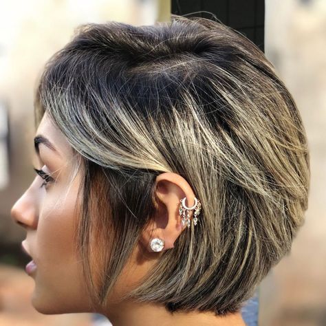 Corte Short Bob, Blonde Highlights Short Hair, Pixie Bob Hairstyles, Haircut Tip, Short Hair Highlights, Blond Balayage, Long Pixie Cuts, Cute Short Haircuts, Super Short Hair