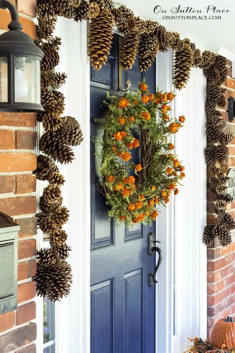 DIY Holiday Pinecone Garland Tutorial. Easy step-by-step directions for making a pinecone garland. Perfect for fall decor as well as for Christmas. #christmas #fall #falldecor #pinecone #pineconegarland #christmasgarland #christmasdecor Pine Cone Garland, Outside Fall Decorations, Neutral Holiday Decor, Garland Tutorial, Diy Girlande, Pinecone Crafts, Pinecone Garland, Greek Decor, Diy Christmas Garland