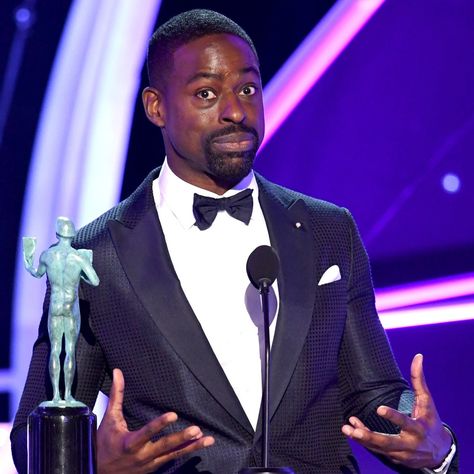 Congrats to Sterling K. Brown! Sterling K Brown, Brown Icons, Celebrity Men, Black Actors, Sag Awards, Feminine Art, Chris Evans, Celebrities Male, Onyx