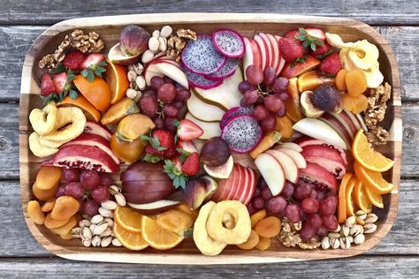 How To Make An Irresistible Winter Fruit Platter Winter Appetizers, Sugar Free Candy, Winter Fruit, Sugar Intake, Fruit Dip, Fruit Platter, Fruit Tray, Fresh Fruits And Vegetables, Fruit Plate