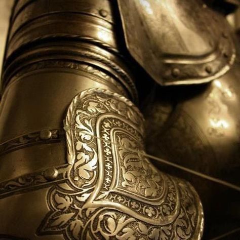 Gold Armor, Knight Armor, Arm Armor, Suit Of Armor, Medieval Armor, Fantasy Armor, High Fantasy, Medieval Fantasy, Dragon Age