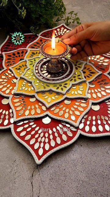 Lippan Art Rangoli, Painted Rangoli, Mirror Jharokha, Indian Decor Diy, Divali Decoration, Diy Rangoli, Diya Holder, Lippon Art, Happy Diwali Rangoli