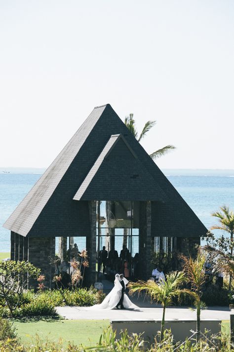 Annie & Will — InterContinental Fiji Wedding - Fiji Destination Wedding Blog — Bula Bride Fiji Wedding Ideas, Fiji Elopement, Travel Fiji, Fiji Culture, Fly To Fiji, Travel To Fiji, Tropical Weddings, Fiji Beach, Fiji Wedding