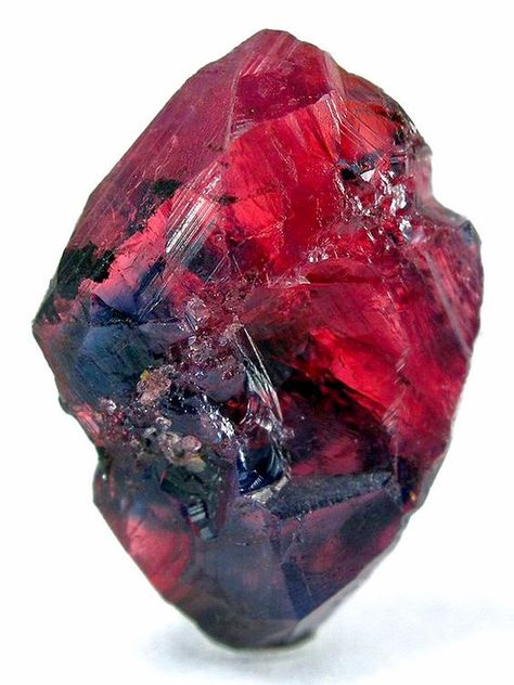 Raw Ruby from Tanzania Matka Natura, Pretty Rocks, Ruby Crystal, Cool Rocks, Beautiful Rocks, Mineral Stone, Minerals And Gemstones, Rocks And Gems, Gems And Minerals