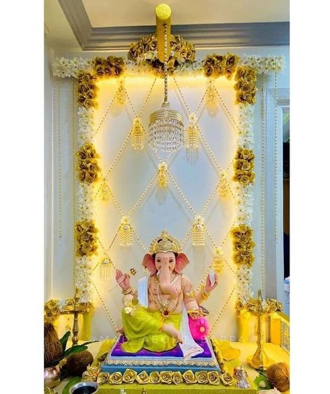 Ganpati Decoration Theme Ideas, Indian Decor Diy, Flower Decoration For Ganpati, Eco Friendly Ganpati Decoration, Ganpati Decoration Theme, Mandir Decoration, Ganesh Chaturthi Decoration, Ganpati Bappa Morya, Ganpati Decoration At Home