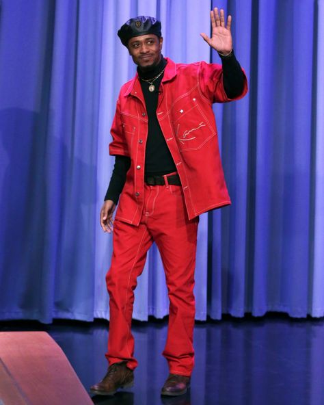 Lakeith Stanfield's Outfit Is a Fully Uncut Gem | GQ Trendy Boy Outfits, Red Monochrome, Mens Outfit Inspiration, Black Turtleneck, Urban Wear, Red Outfit, Best Of The Best, Red Shorts, Style Profile