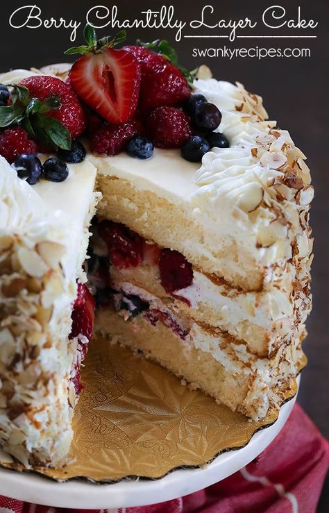 Berry Chantilly Layer Cake Summer Holiday Cake, Chantilly Frosting, Fresh Berries Dessert, Chantilly Cake Recipe, Berry Chantilly Cake, Blueberries And Raspberries, Sliced Strawberries, Holiday Cake, Berry Cake