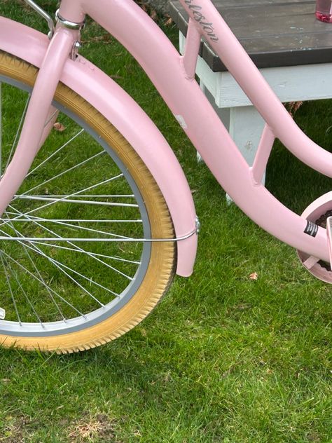 Aesthetic Cycling, Aesthetic Bicycle, Cycling Aesthetic, It Girl Summer, Bicycle Aesthetic, Mood 2024, Random Icon, Aesthetic Picnic, Pink Bicycle