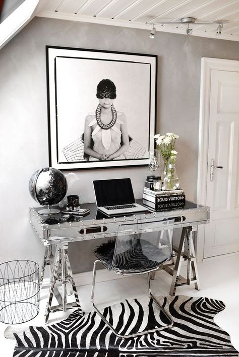 One piece of metallic furniture can transform the entire atmosphere of a room. Shiny silver and chrome look fantastic with translucent furnishings, modern art, and black and white photography. Glam Office, Office Chic, Painting Contemporary, Chic Office, Decoration Inspiration, Home Office Space, A Desk, Office Inspiration, A Mirror