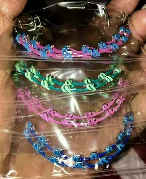 Behel Gigi Aesthetic, Fake Braces For Sale, Fake Braces Diy, Click Braces, Brace Colors, Invisalign Tips, Braces Aesthetic, Fashion Braces, Dental Braces Colors