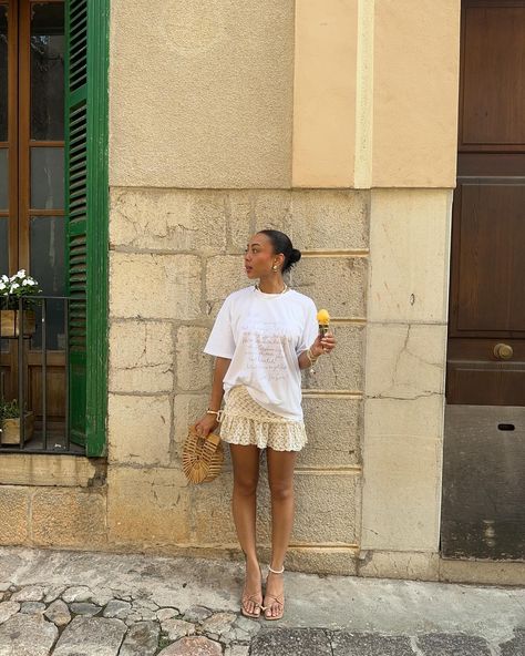 Hola Mallorca 🍋✨⭐️ Mallorca Photo Ideas, Majorca Aesthetic, Mallorca Outfit, Mexico Outfits, Fashionably Late, Europe Outfits, Summer 2025, Euro Summer, Summer 24