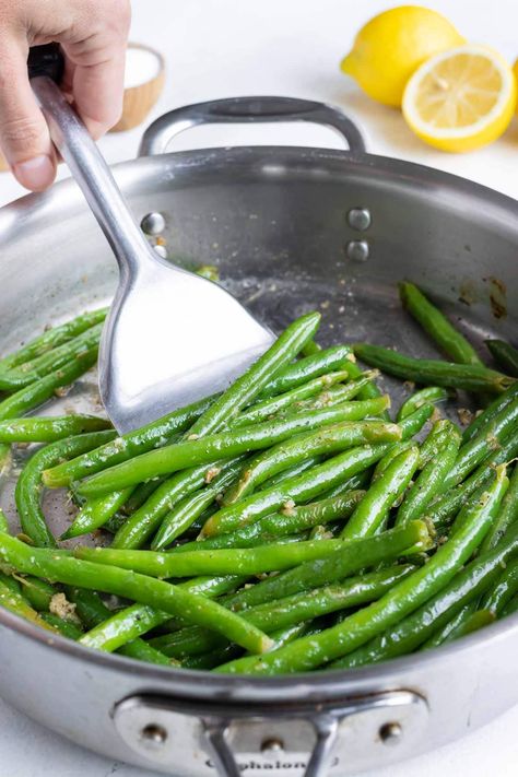 Eating Well Quick And Easy Green Beans, Saute Fresh Green Beans, Sauteed Fresh Green Beans, Green Bean Stove Top, How To Sauté Green Beans, Whole Green Beans Sauteed, Green Beans Recipe Sauteed, Green Beans In Frying Pan, Easy Sauteed Green Beans