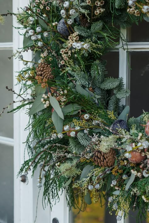 The Perfect Christmas Wreath - Front Roe by Louise Roe Wreath Inspo Christmas, Christmas Wreath Making Ideas, Christmas Wreath Ideas 2024, Diy Holiday Wreaths For Front Door, Luxury Christmas Wreath, Outdoor Wreaths On House, Xmas Wreaths For Front Door, January Wreath Ideas, Unique Christmas Wreaths