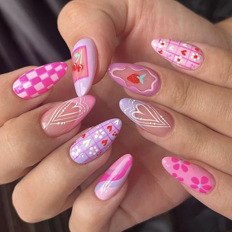 Fake Nails Designs, Hari Valentine, Cute Simple Nails, Nail Art Set, Almond Acrylic Nails, Nail Forms, Stick On Nails, Valentine's Day Nails, Valentines Nails