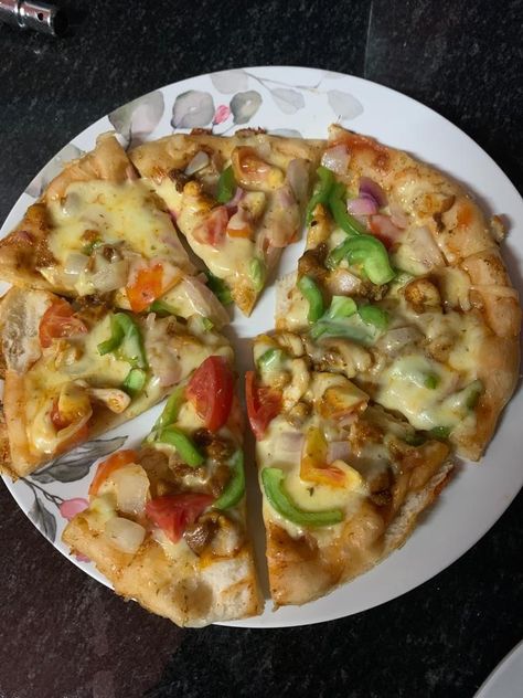 Home made, eatable pizza Home Made Pizza, Pizza House, Simple Saree Designs, Bridal Photography Poses, Homemade Pizza Dough, Simple Sarees, Bridal Photography, Homemade Pizza, Pizza Dough