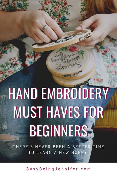 Beginning Embroidery, Easy Crafts To Sell, Sew Simple, Embroidery Tools, Hand Embroidery Kit, Hand Embroidery Projects, Learn Embroidery, Top Crafts, Embroidery Hoop Art