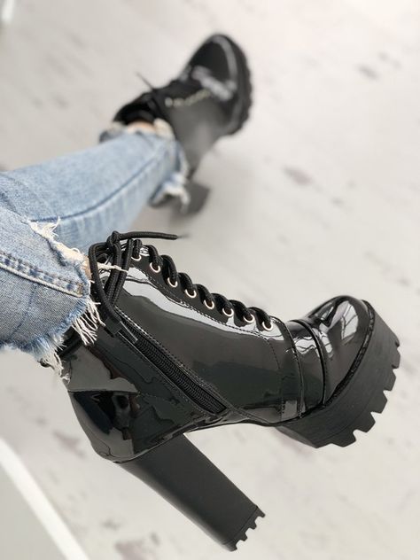 Chunky Heeled Boots, Goth Shoes, Platform Heels Boots, Hype Shoes, Girly Shoes, Aesthetic Shoes, Heels Boots, Fashion Heels, Wide Fit Boots