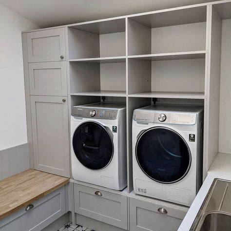 Raised Washing Machine Ideas, Utility Room Raised Washing Machine, Utility Room Ideas Raised Washing Machine, Raised Washing Machine, Raised Washer And Dryer Ideas, Laundry Cupboard, Utility Area, Small Utility Room, Small Utility