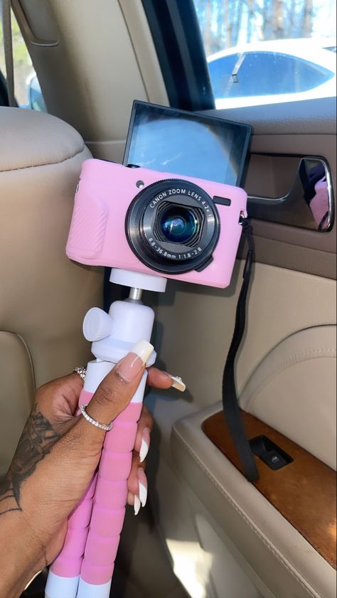 Pink Vlogging Camera Aesthetic, Pink Content Creator, Female Youtuber Aesthetic, Good Cameras For Youtube, Youtube Equipment Aesthetic, Pink Youtube Camera, Cheap Vlogging Camera, Pink Vlogging Camera, Youtube Astethic