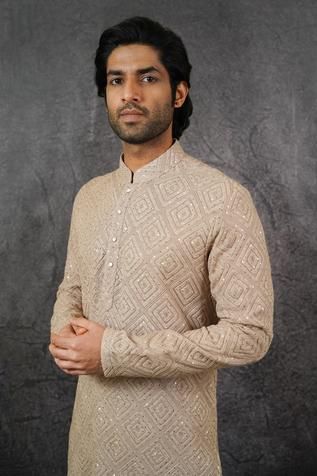 Beige Kurta Men, Traditional Kurta For Men, Pastel Saree, Salwar Kameez Mens, Wedding Reception Outfit, Haldi Outfit, Reception Outfit, Kurta For Men, Kurta Men