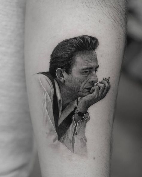 Johnny Cash Tattoo Small, Johnny Cash Tattoo Traditional, Johnny Cash Tattoo Ideas, Cash Tattoo, Johnny Cash Tattoo, Gangster Tattoo, Style Tattoo, Realism Tattoo, Johnny Cash