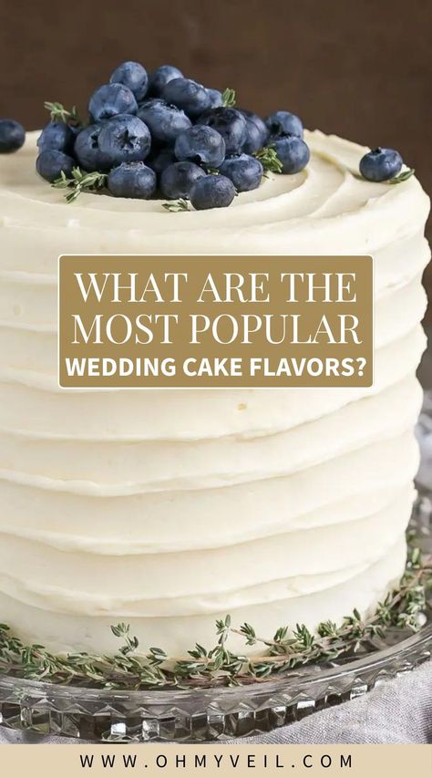 Add a delicious touch to your wedding with these popular cake flavors!  From classic choices to unique combinations, the flavor of your cake is an opportunity to delight your guests. Explore these wedding cake flavors to find the perfect match for your special day. Let's make your wedding cake as unforgettable as your love story! Classic Cake Flavors, Exposed Wedding Cake, How To Make Your Own Wedding Cake, Wedding Cakes Recipes Homemade, Modern Rustic Wedding Cake, Most Popular Cake Flavors, Winter Wedding Cake Flavors, Simple Wedding Cake Fall, Spring Wedding Cake Flavors