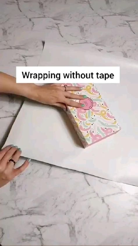 How To Wrap A Present Without Tape Paper, Wrapping Without Tape Gifts, Random Diys, Gift Wrapping Techniques, Creative Gift Wraps, Gifts Wrapping, Hemma Diy, Gifts Wrapping Diy, Kraf Diy