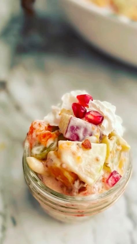 Cream Fruit Chat Recipe https://fooooods.com/cream-fruit-chat-thebukharigirls Fruit Chat Recipe, Fruit Chat, Fruit Chaat, Chats Recipe, Fruit Cream, How To Make Cream, Grape Jelly, All Fruits, Peach Mango