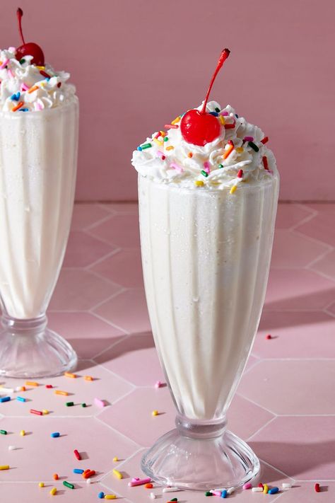 Vanilla Milkshake Milkshake Aesthetic Vintage, Vanilla Milkshake Aesthetic, Fun Milkshakes, Milkshakes Aesthetic, Pastel Milkshake, Aesthetic Milkshake, Retro Milkshake, Milkshake Aesthetic, Vanilla Milkshake Recipe