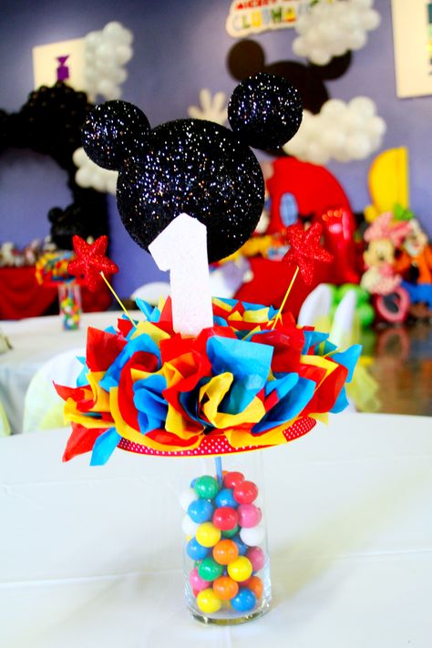 Mickey Mouse Club House Party Centerpieces made by Me :) Γενέθλια Mickey Mouse, Miki Mouse, Mickey Mouse Centerpiece, Mickey Mouse Birthday Decorations, Mickey First Birthday, Mickey 1st Birthdays, Mickey Mouse Themed Birthday Party, Fiesta Mickey Mouse, Mickey Mouse First Birthday